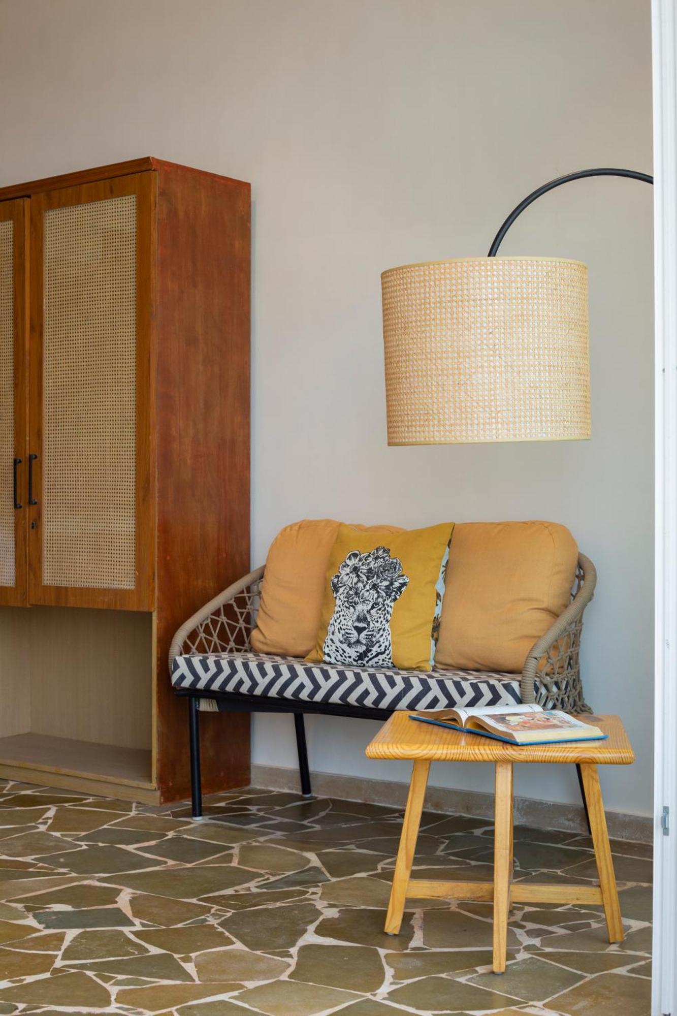 Saffronstays Athaang, Dapoli Holiday home