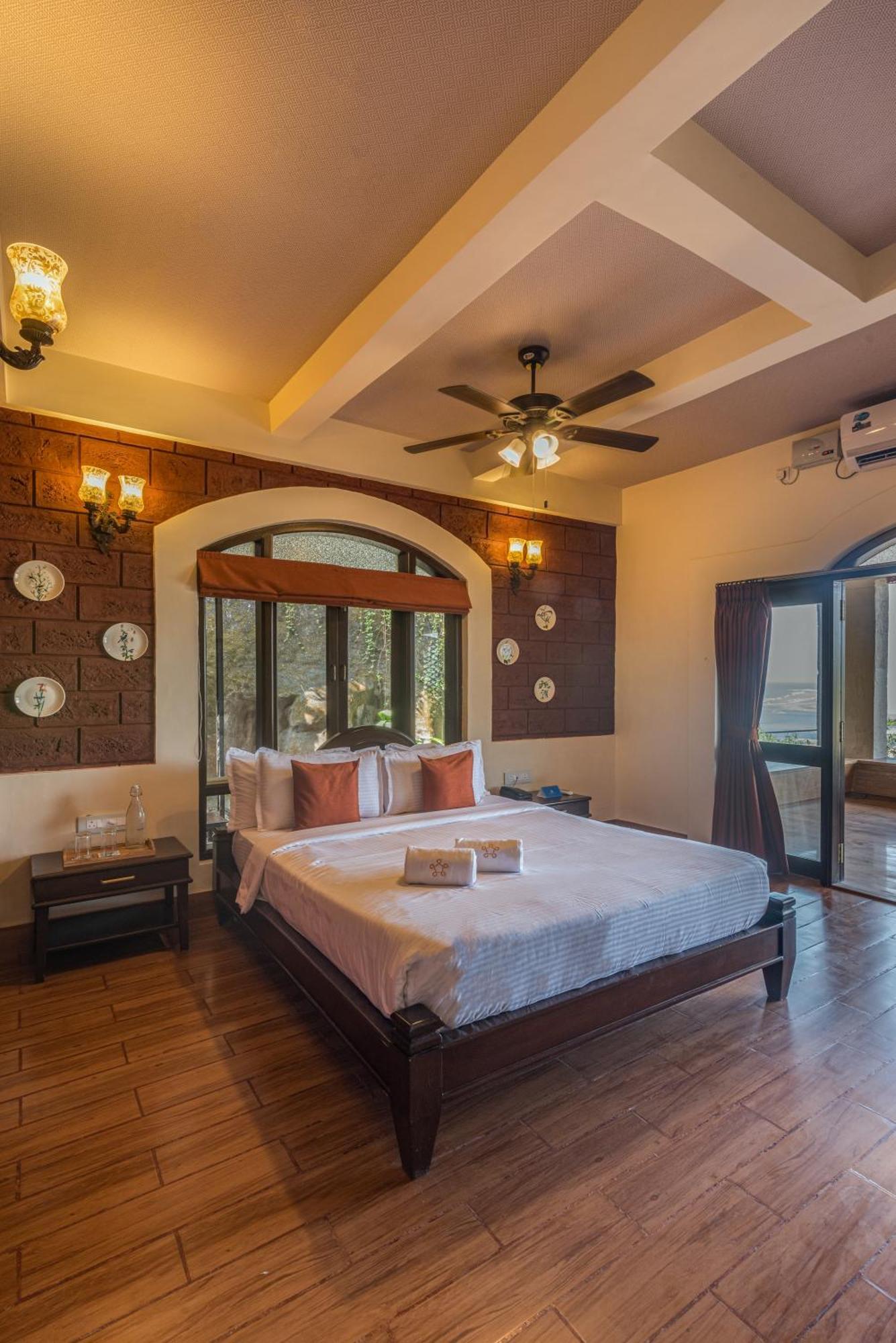 Saffronstays Athaang, Dapoli * Anjarle